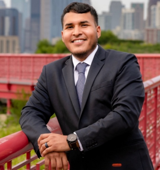 Emanuel Guzman - Illinois REALTOR and Certified Residential Appraiser