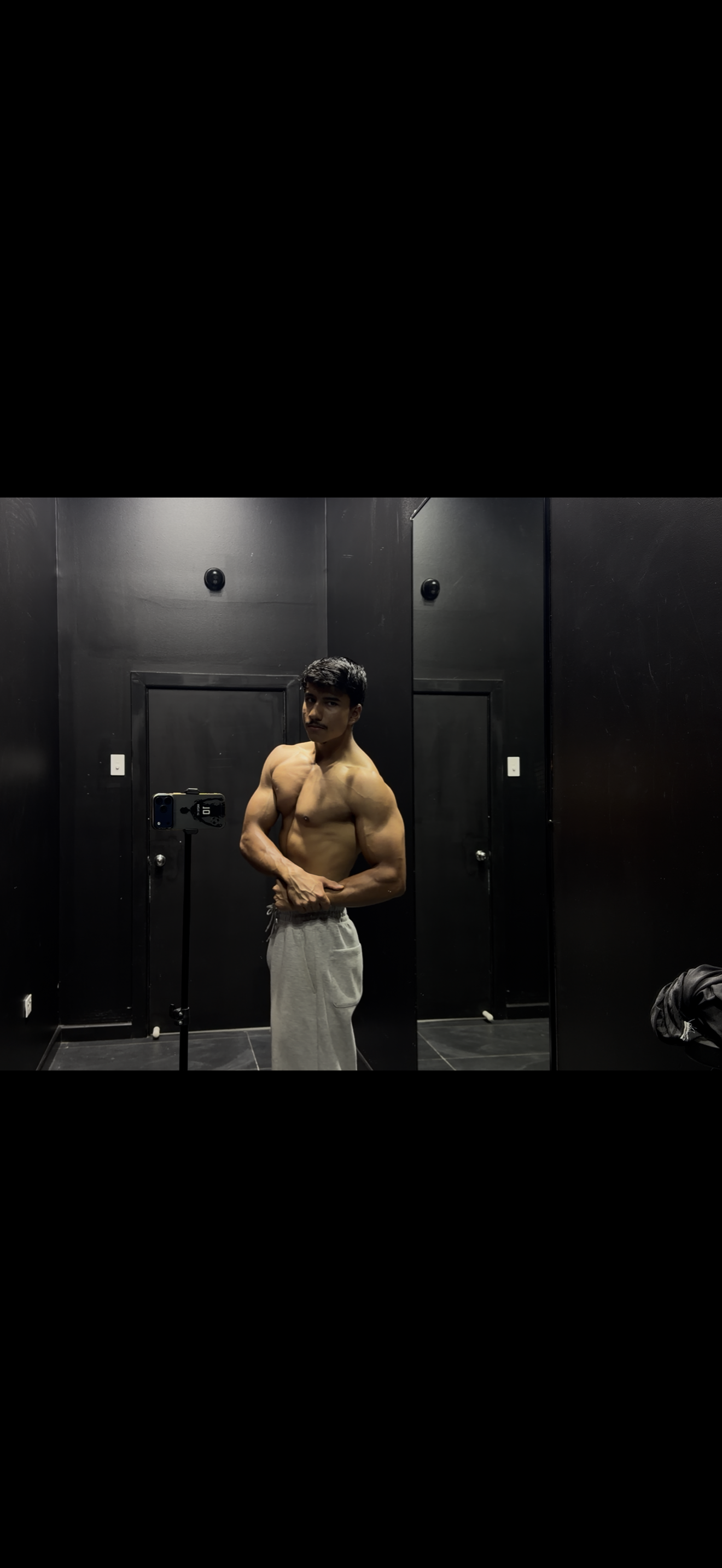Physique achieved with the ANZYX coaching system