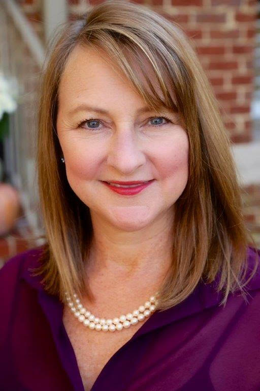 Lisa Hodges Headshot