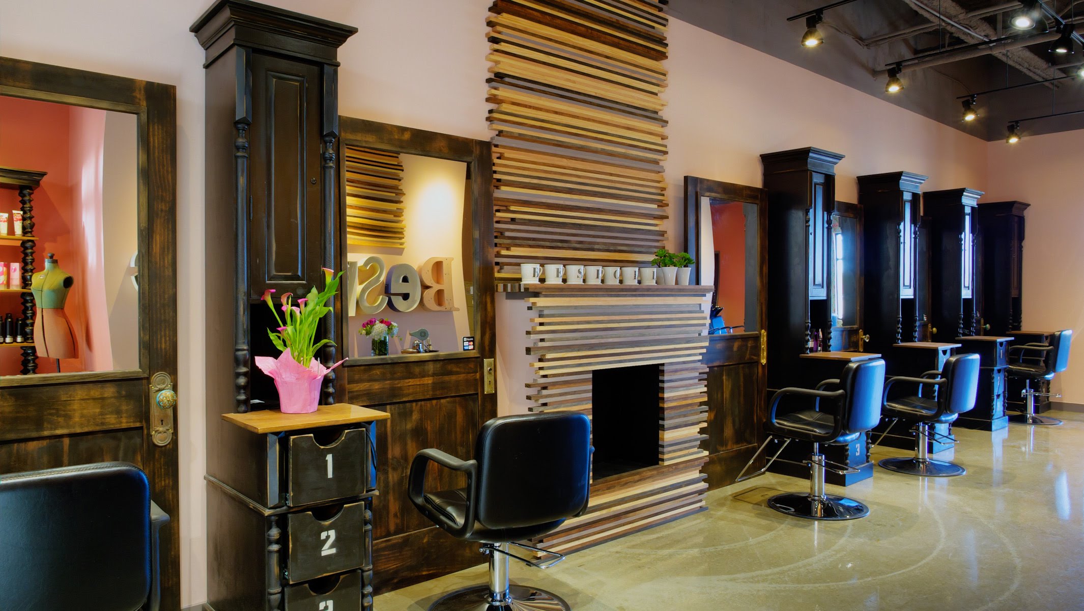 Ambiance of the salon