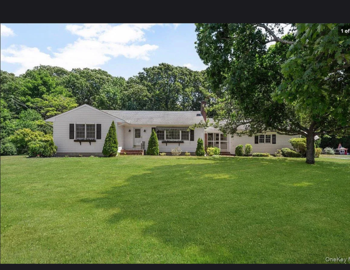 A North Fork Classic Residence in Southold, Long Island