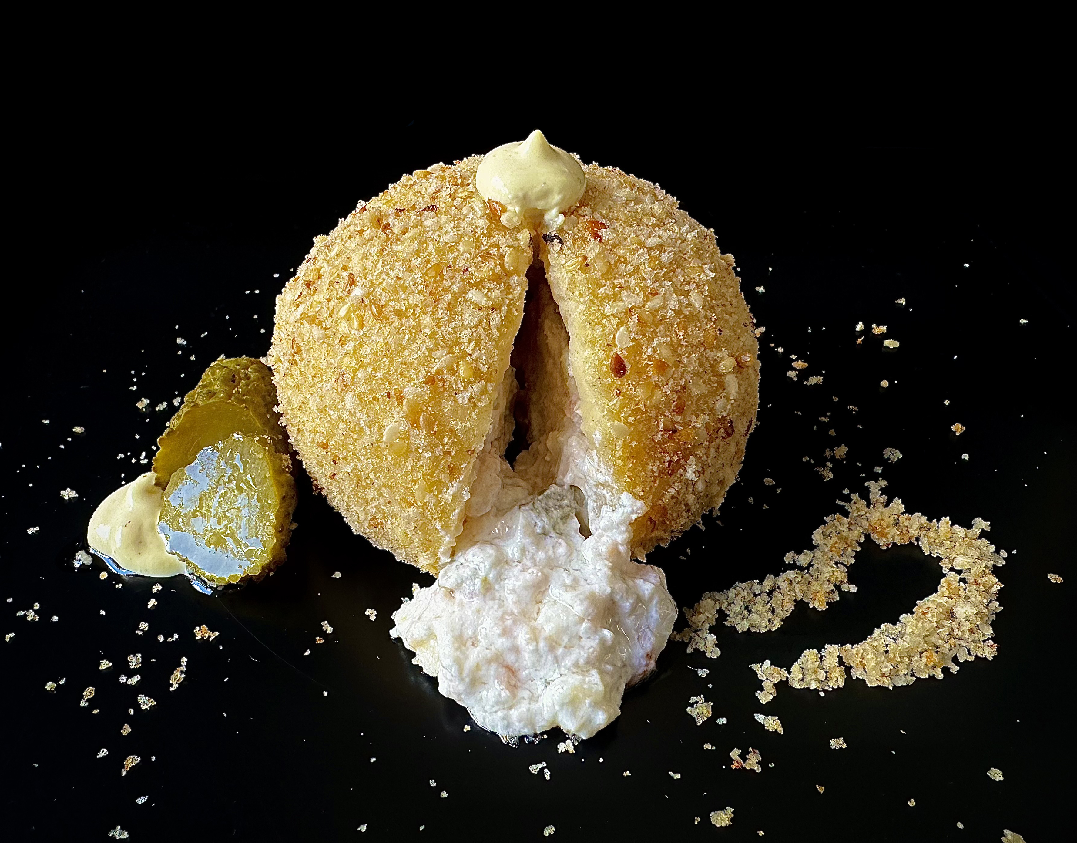 Banana Čoko knedla sa svežom bananom i čokoladom