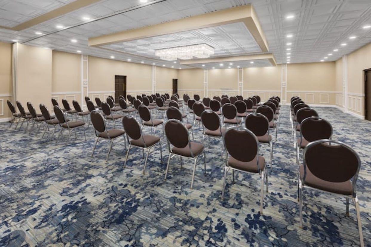 Elegant Banquet Hall Setup