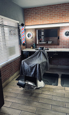 Amparo - Specialist in classic cuts and detail at Texas Edge