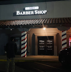 Exterior view of Texas Edge Barbershop on Montwood Dr, El Paso