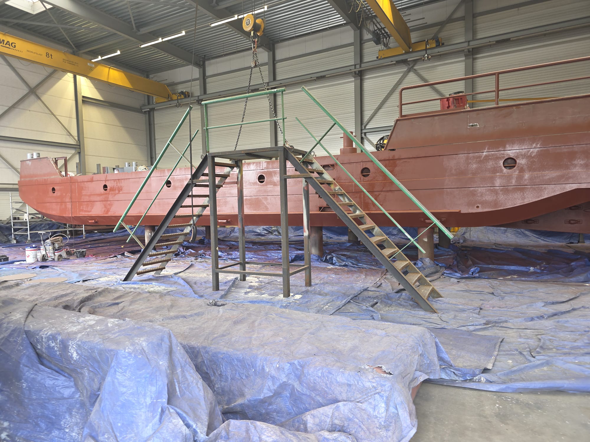 Industriële coating aangebracht op grote stalen constructie