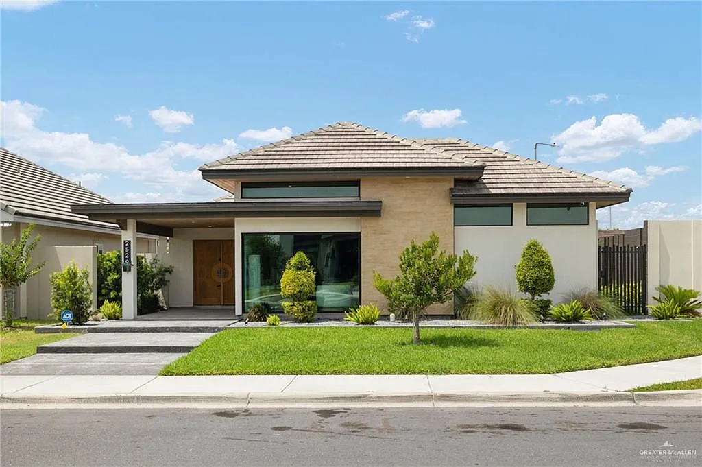 Modern family home for sale in North McAllen Texas