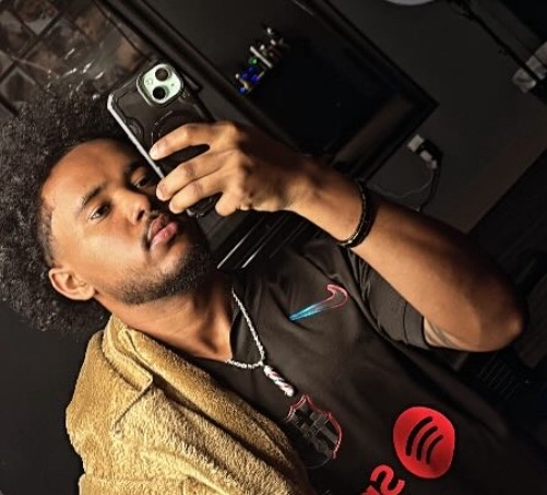 Portrait of Tes